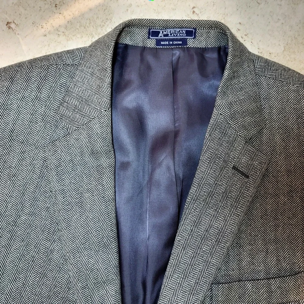 American Living Herringbone Black Cream Fitted Wool Blazer 2 Button Front‎  44S